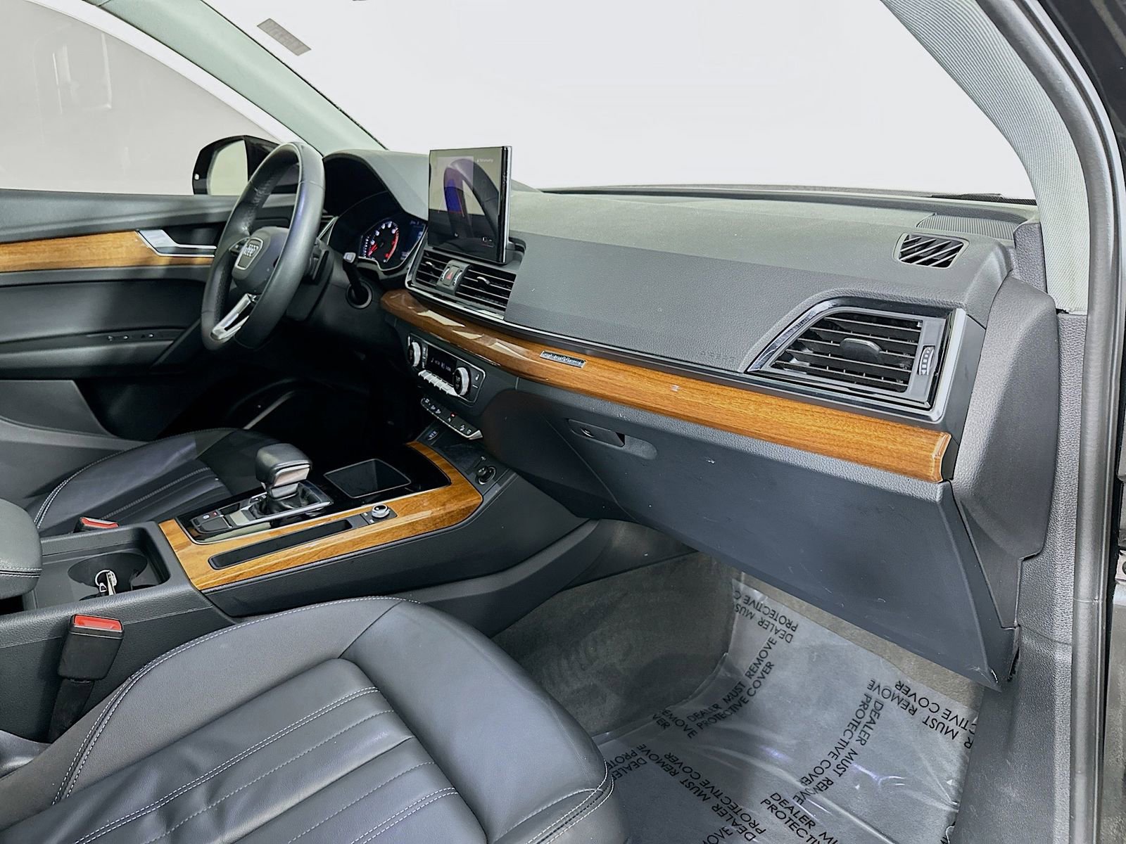 Used 2023 Audi Q5 2.0T Premium w/ Convenience Package image 31