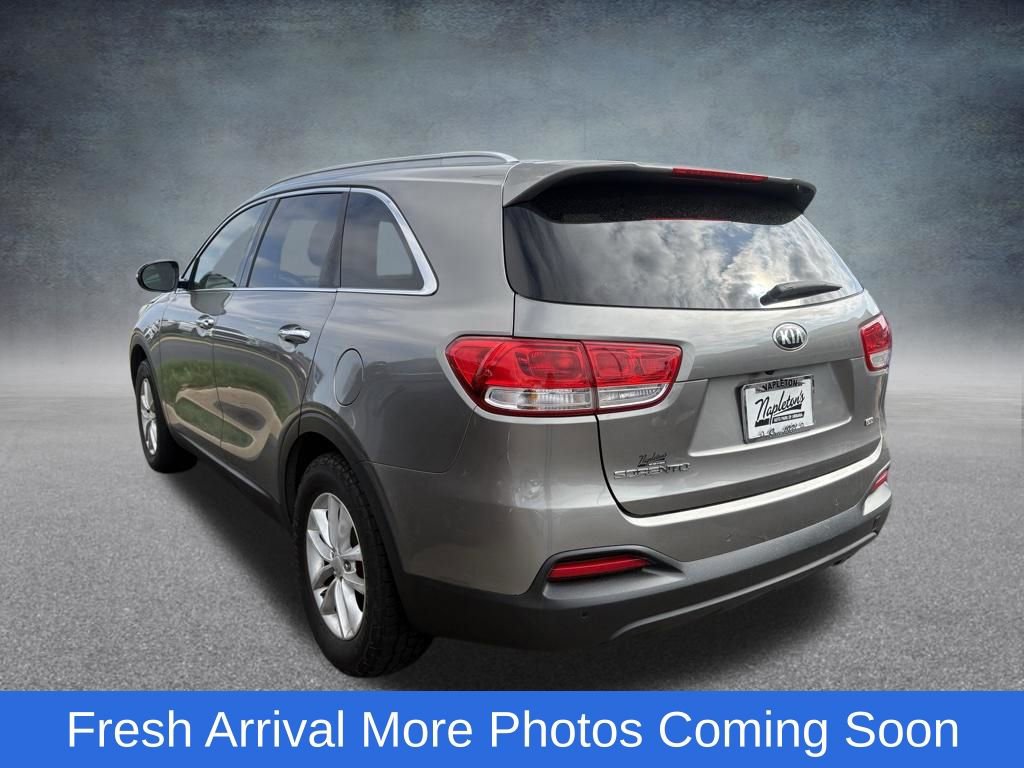 Used 2016 Kia Sorento LX w/ LX Convenience Package FWD image 5