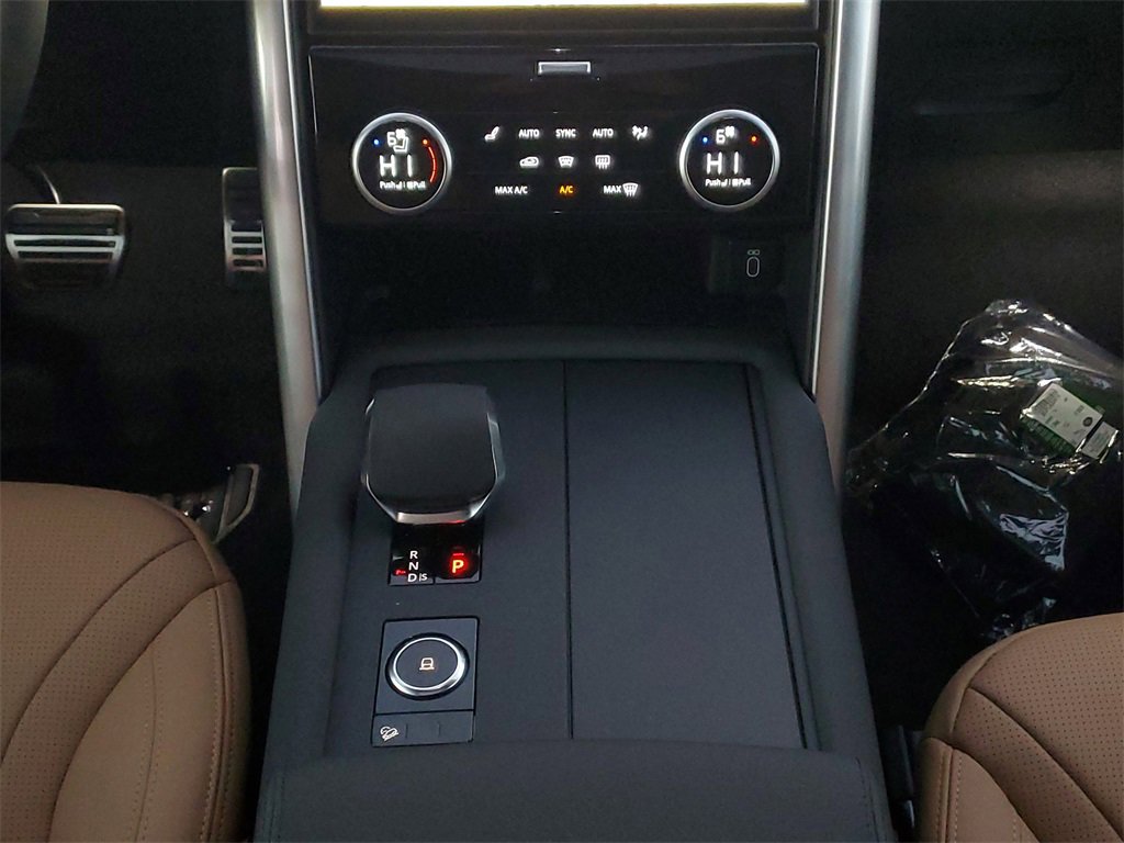 New 2026 Land Rover Discovery Limited Edition image 29