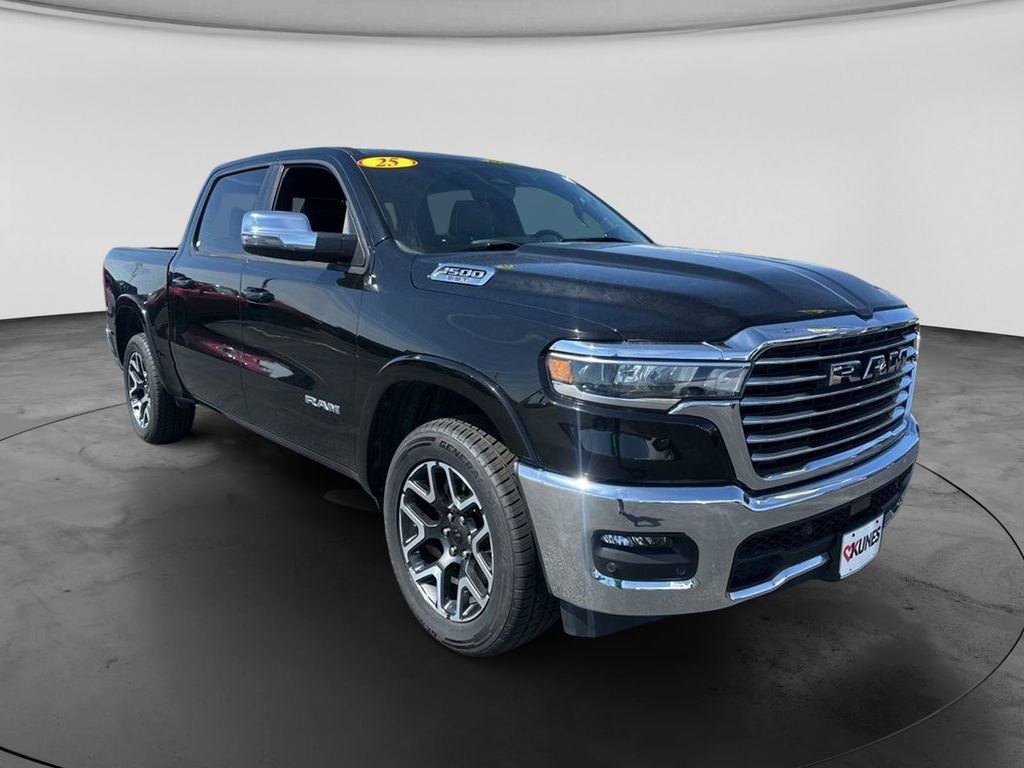Used 2025 RAM 1500 Laramie AWD/4WD image 2