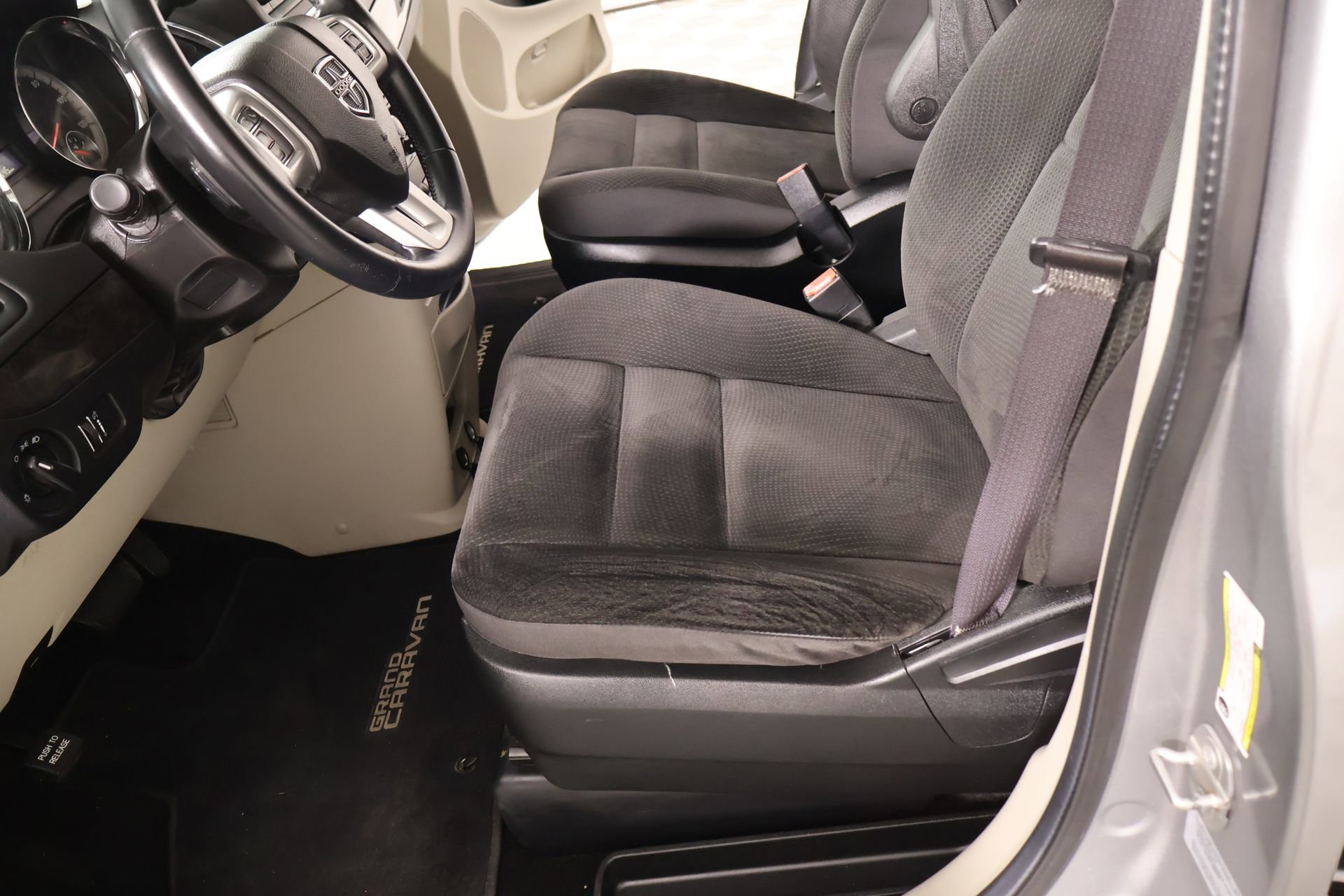 Used 2017 Dodge Grand Caravan SE w/ Power Window Group FWD image 10