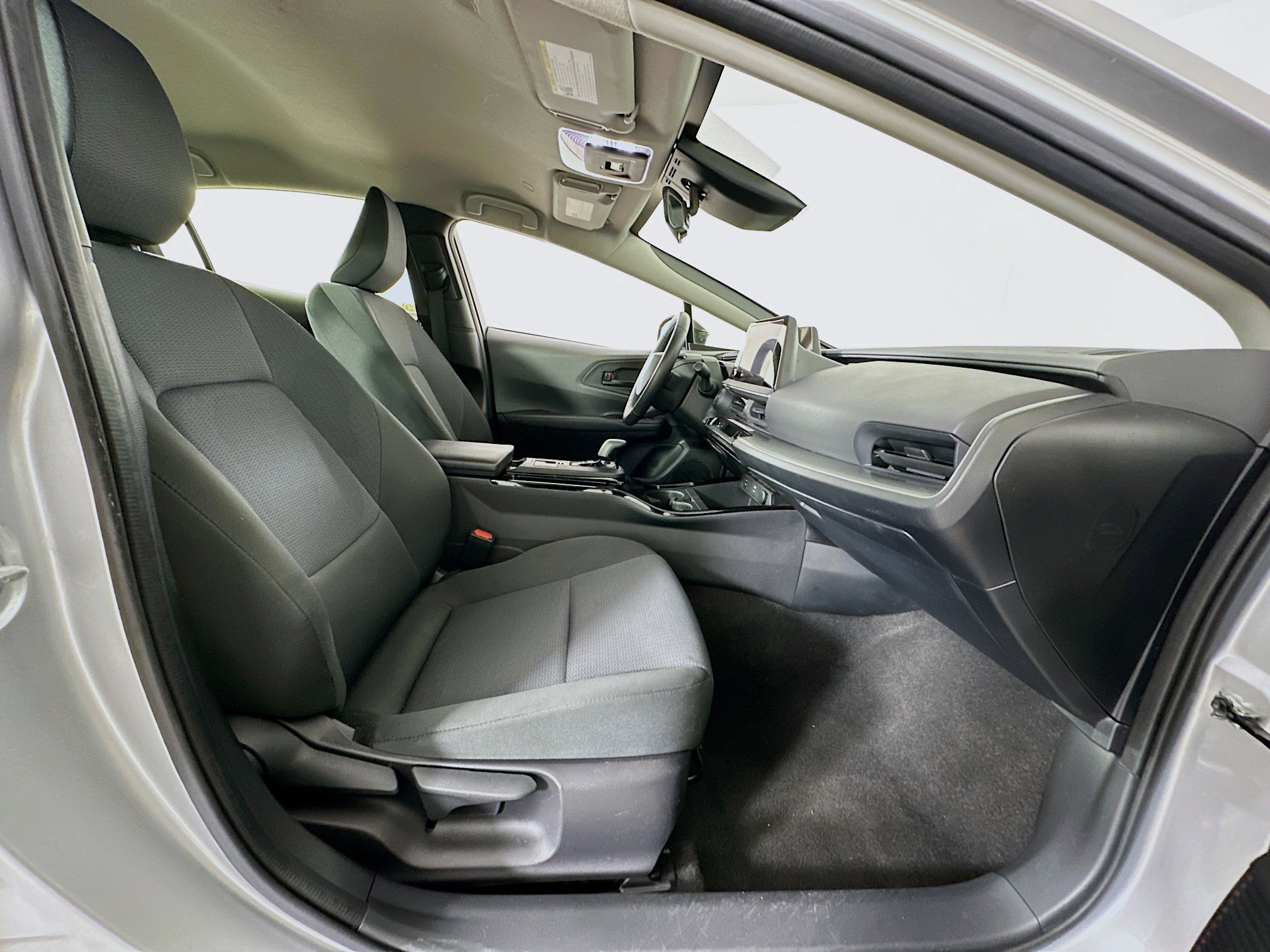 Used 2024 Toyota Prius LE image 29