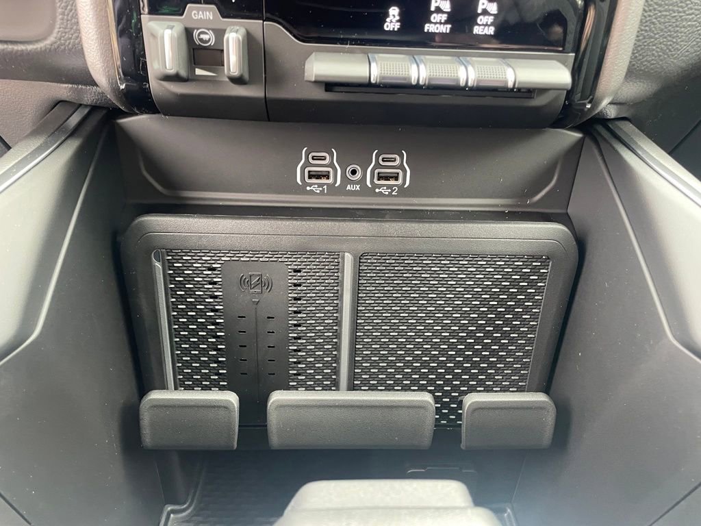 New 2026 RAM 1500 4x4 Crew Cab image 15