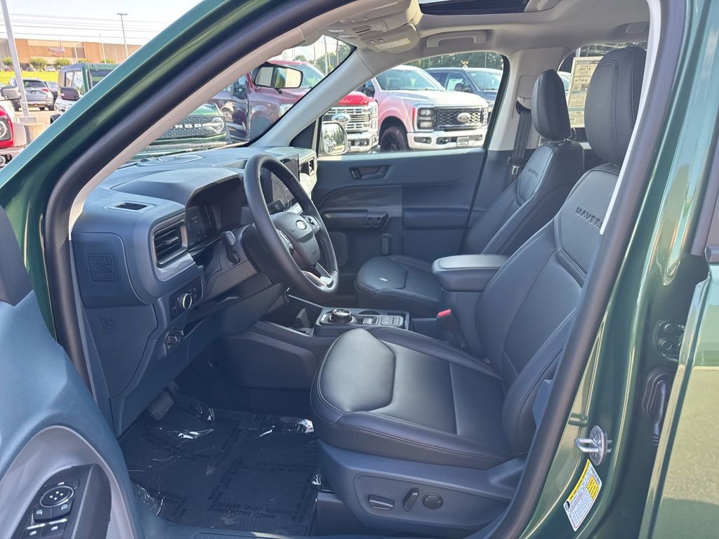 New 2025 Ford Maverick Lariat w/ Black Appearance Package image 12