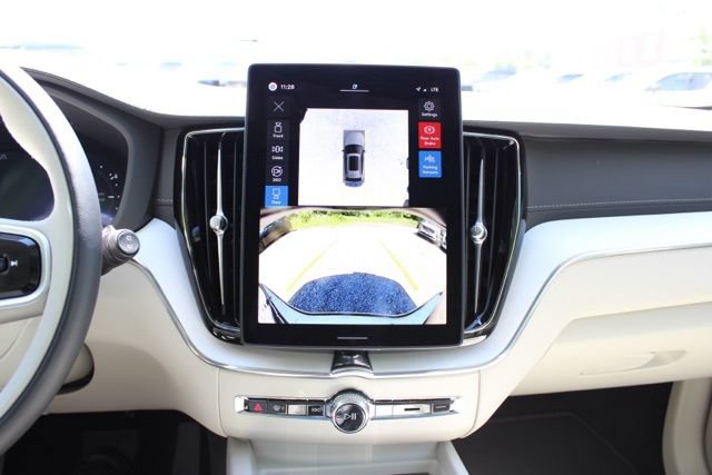 New 2026 Volvo XC60 T8 Ultra w/ Protection Package Premier AWD/4WD image 32