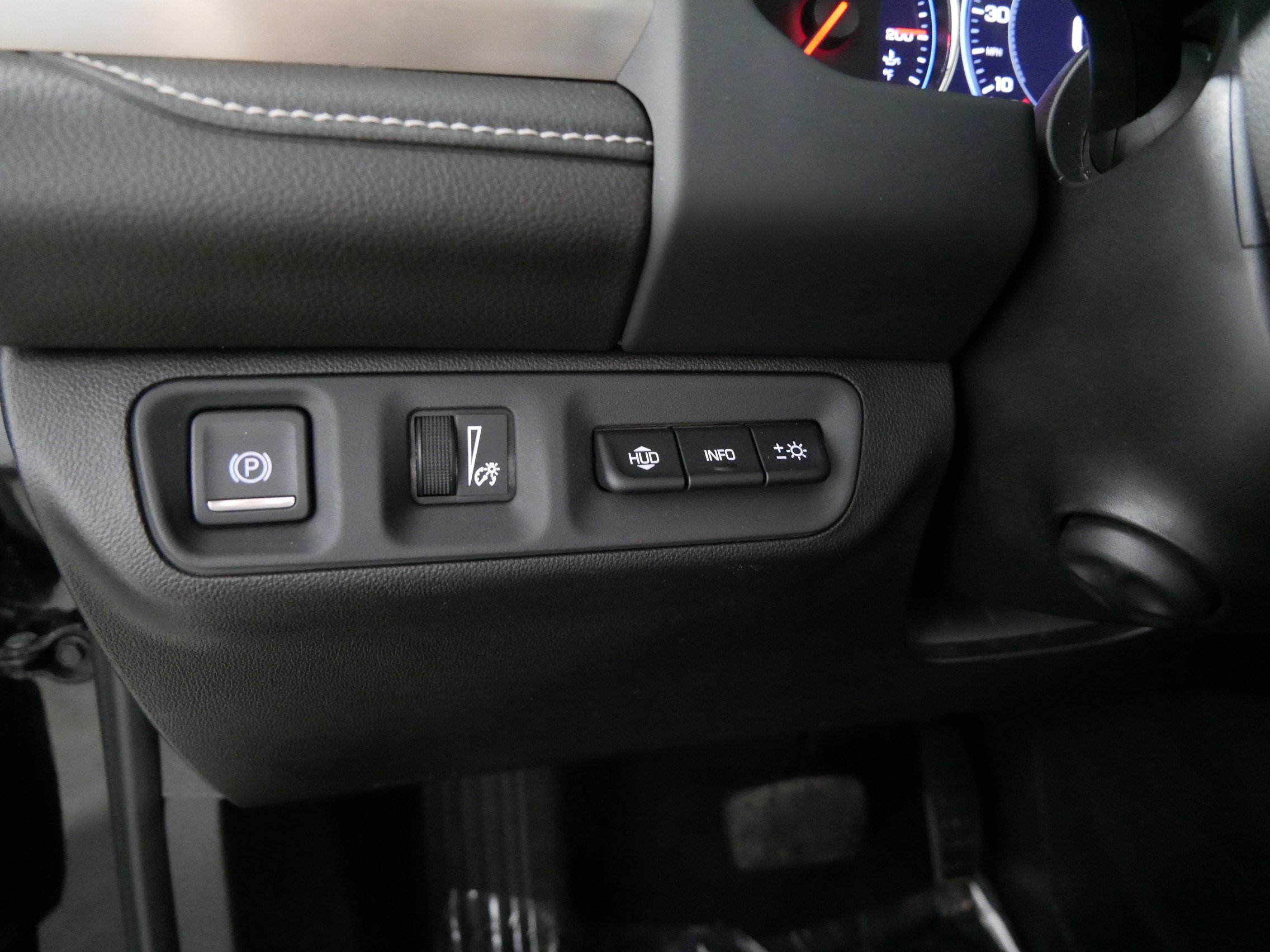 Certified 2022 GMC Acadia Denali w/ Denali Ultimate Package AWD/4WD image 26