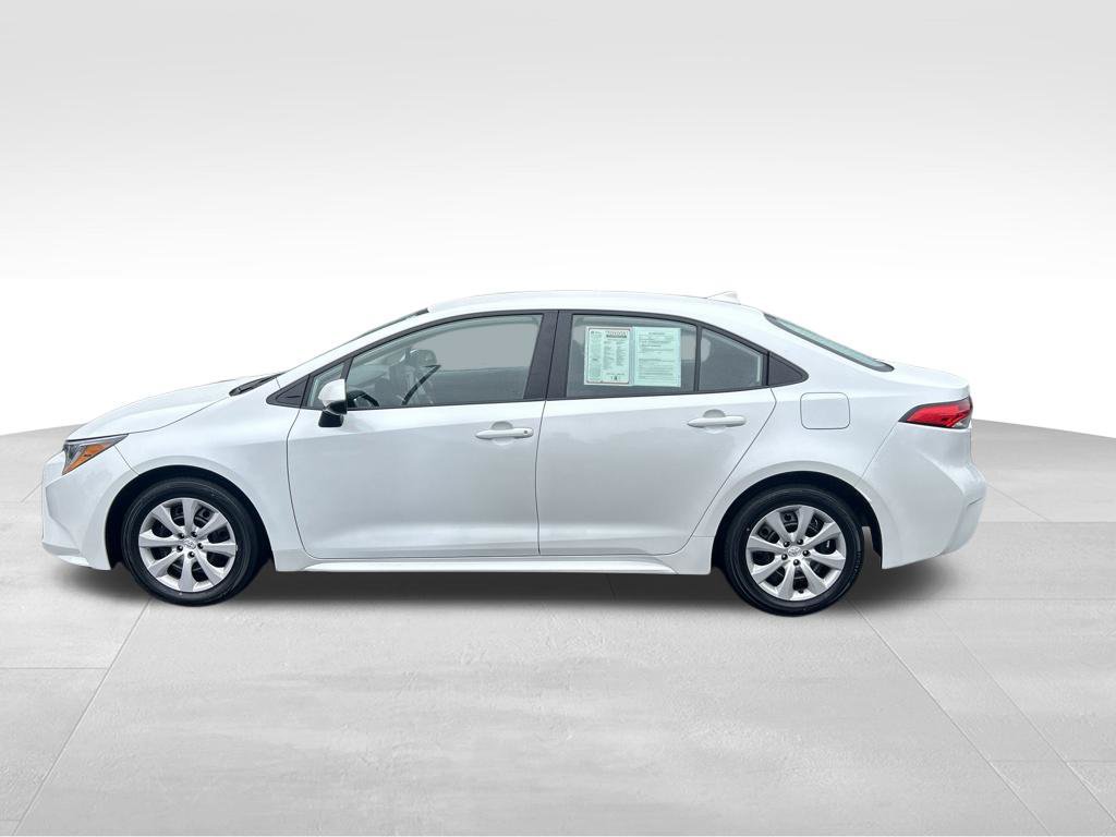 Certified 2025 Toyota Corolla LE FWD image 2