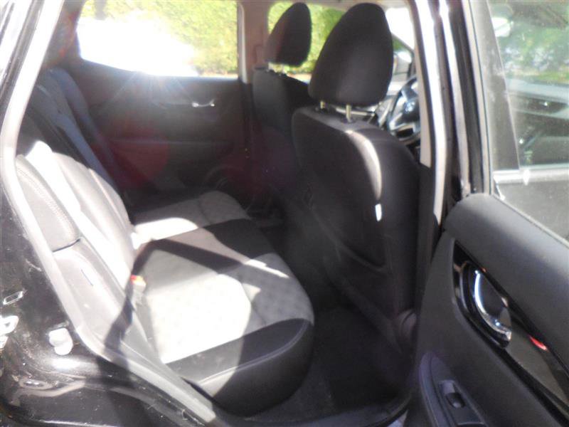 Used 2020 Nissan Rogue Sport SV image 14