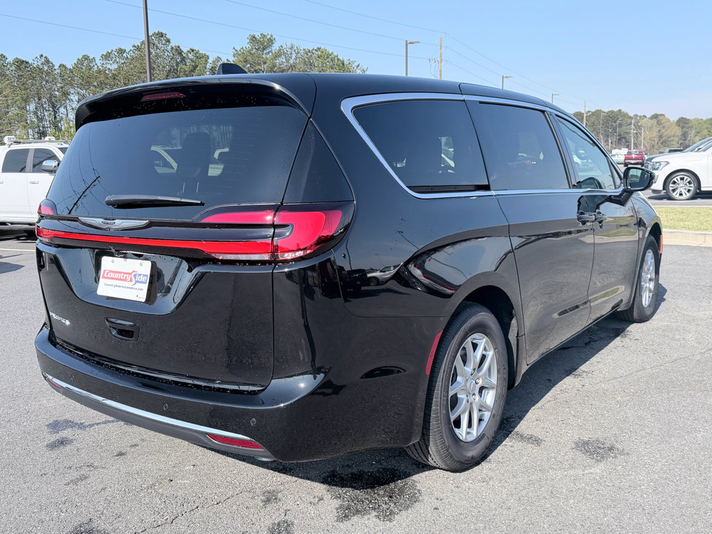 New 2026 Chrysler Pacifica Select image 6