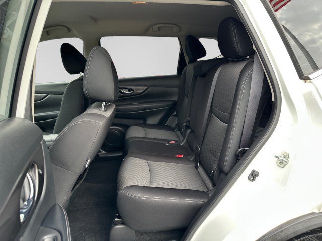Used 2020 Nissan Rogue SV AWD/4WD image 18