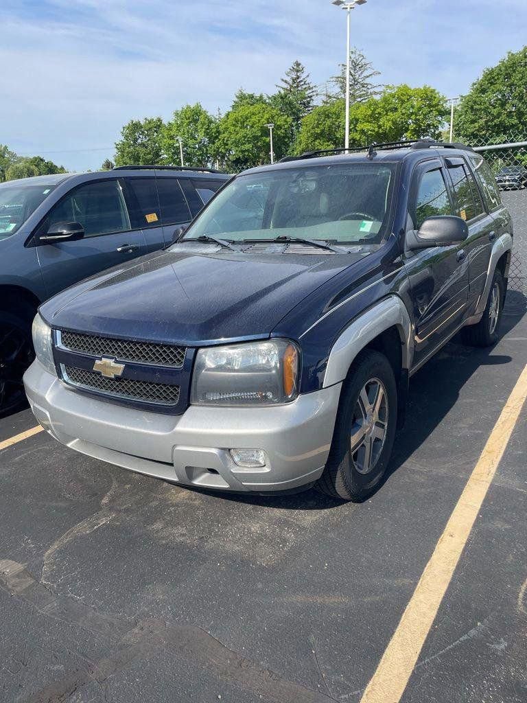 Used 2007 Chevrolet TrailBlazer LT AWD/4WD image 1