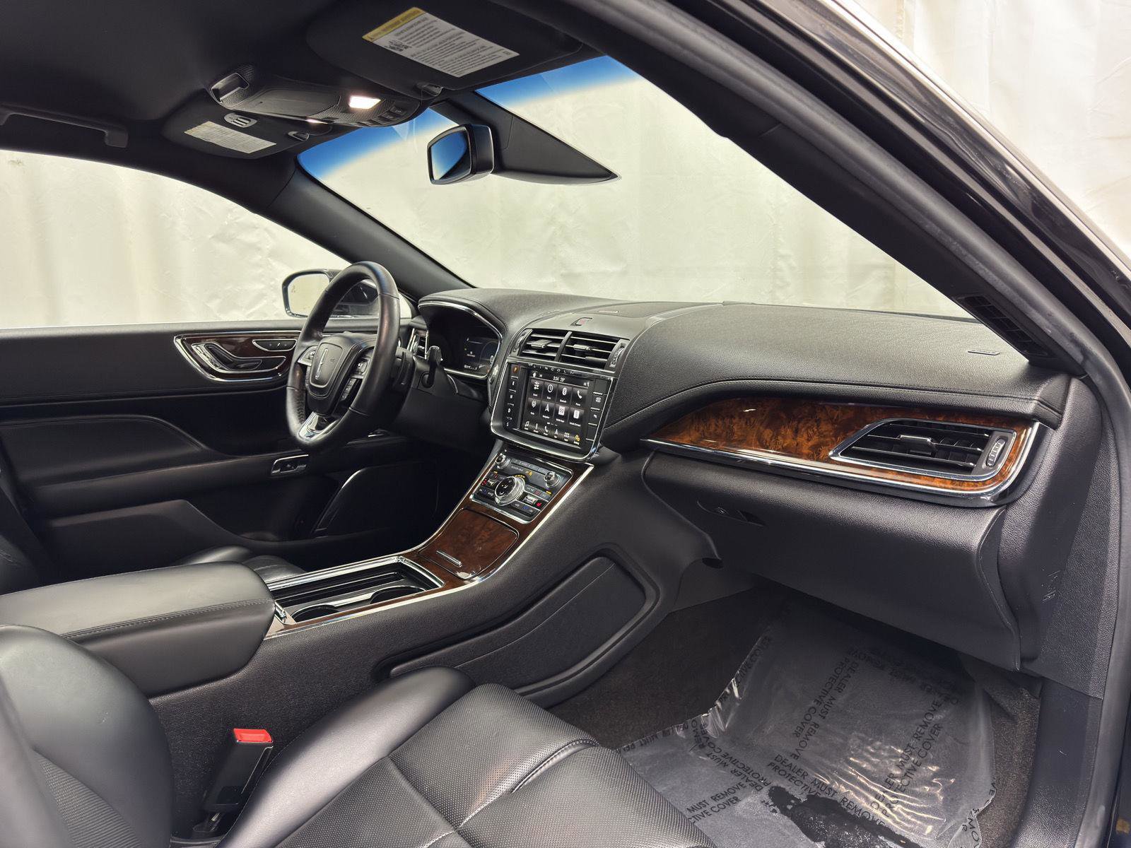 Used 2019 Lincoln Continental AWD w/ Equipment Group 500A image 34