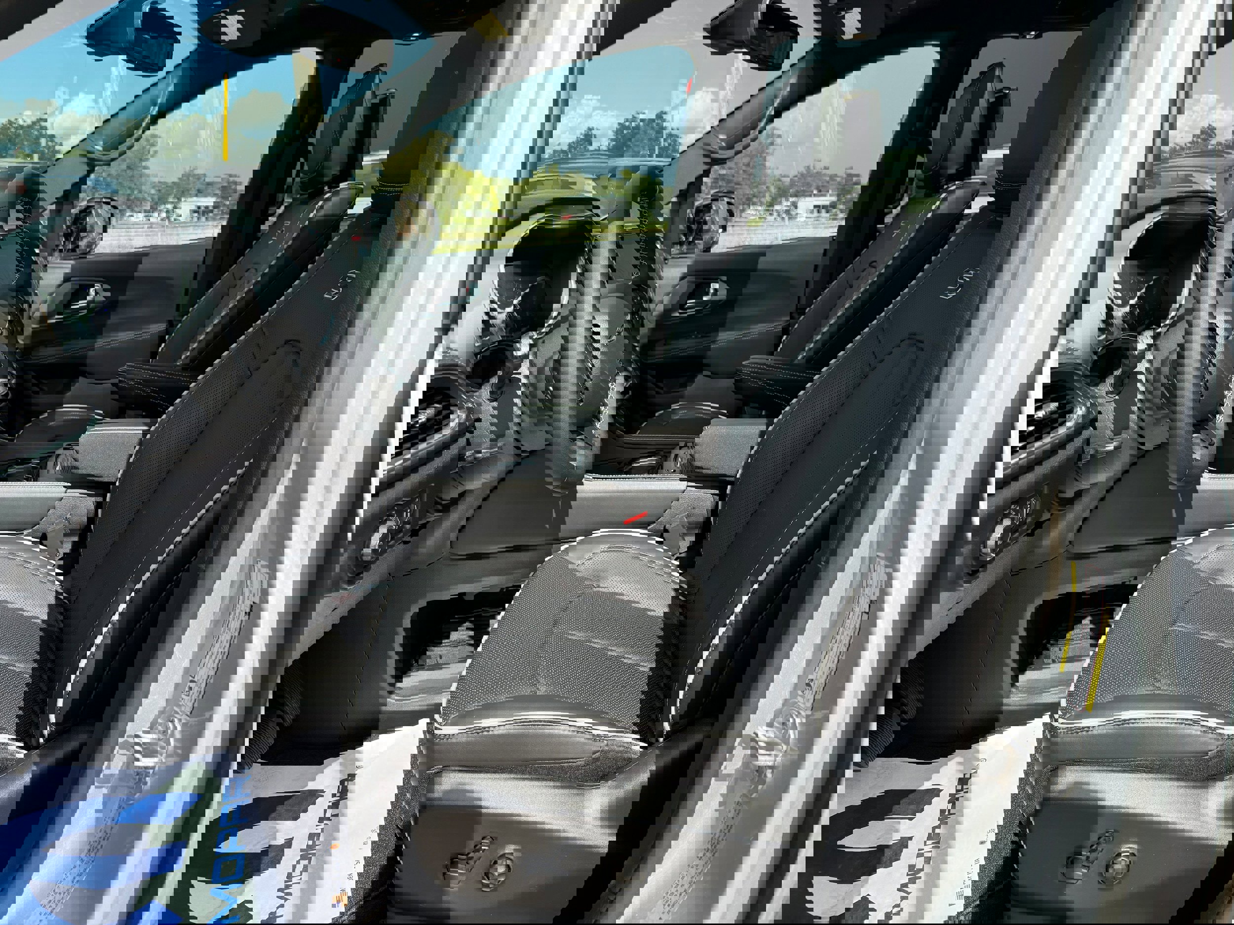 New 2026 Chrysler Pacifica Limited w/ Uconnect Theater Family Group image 7