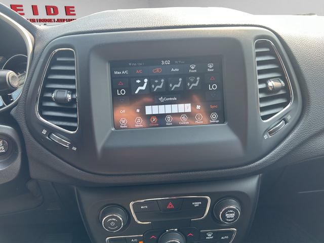 Used 2018 Jeep Compass Latitude w/ Popular Equipment Group AWD/4WD image 21