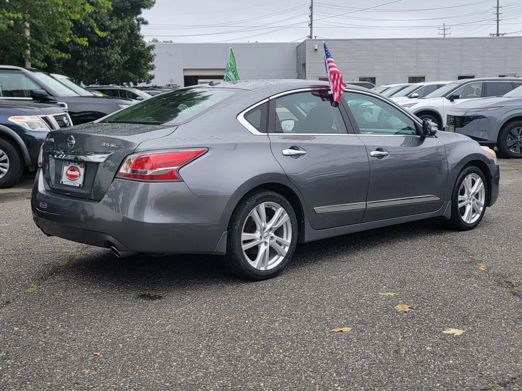 Used 2015 Nissan Altima 3.5 SL FWD image 9