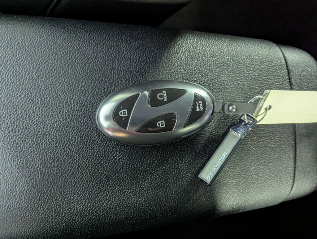 Used 2024 Hyundai Elantra SEL image 27