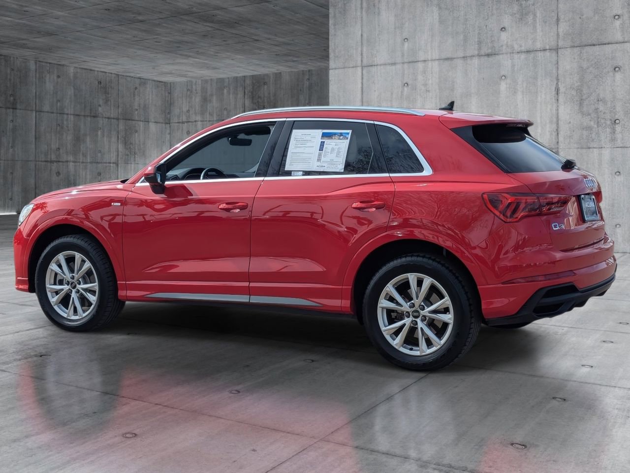 Used 2025 Audi Q3 2.0T Premium image 4