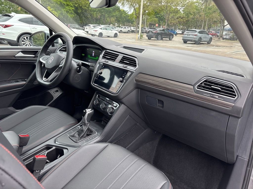 Used 2024 Volkswagen Tiguan Wolfsburg Edition image 17