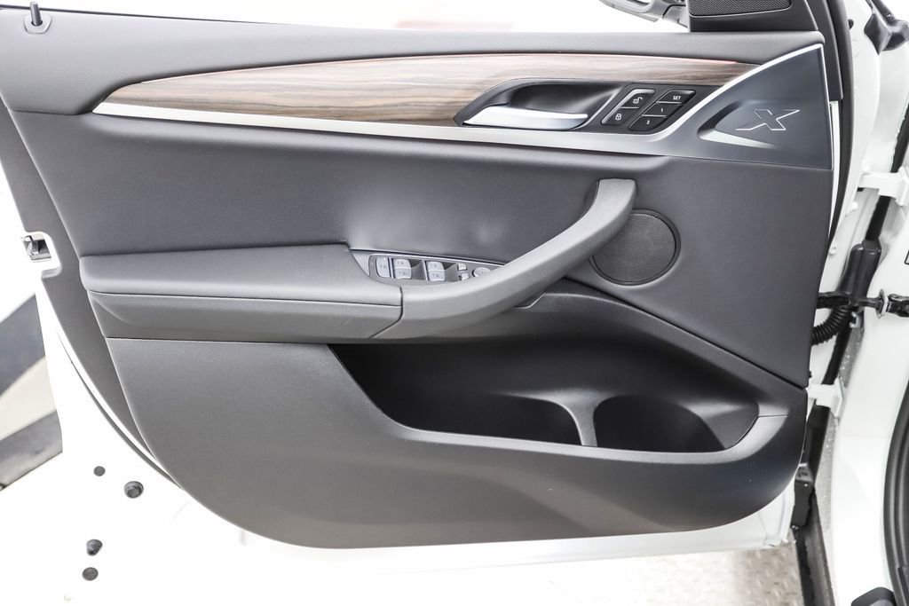 Used 2021 BMW X3 xDrive30i w/ Convenience Package (ZC2) image 15