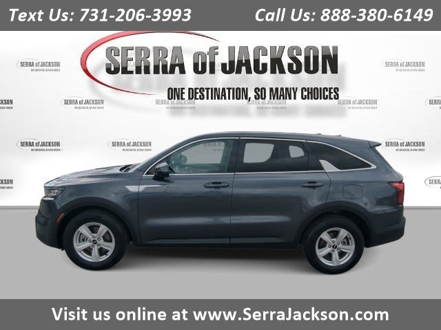 Used 2022 Kia Sorento LX image 1