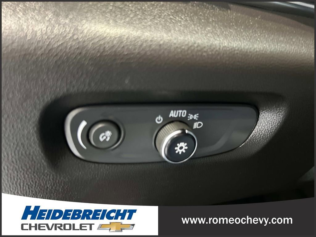 Used 2021 Chevrolet Traverse LS FWD image 28