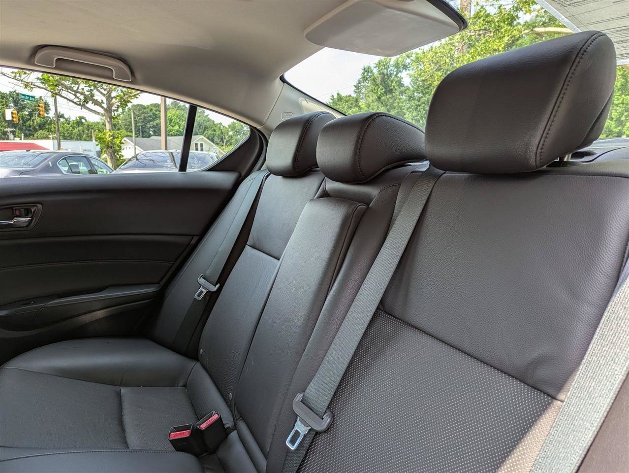 Used 2013 Acura ILX w/ Technology Package FWD image 22