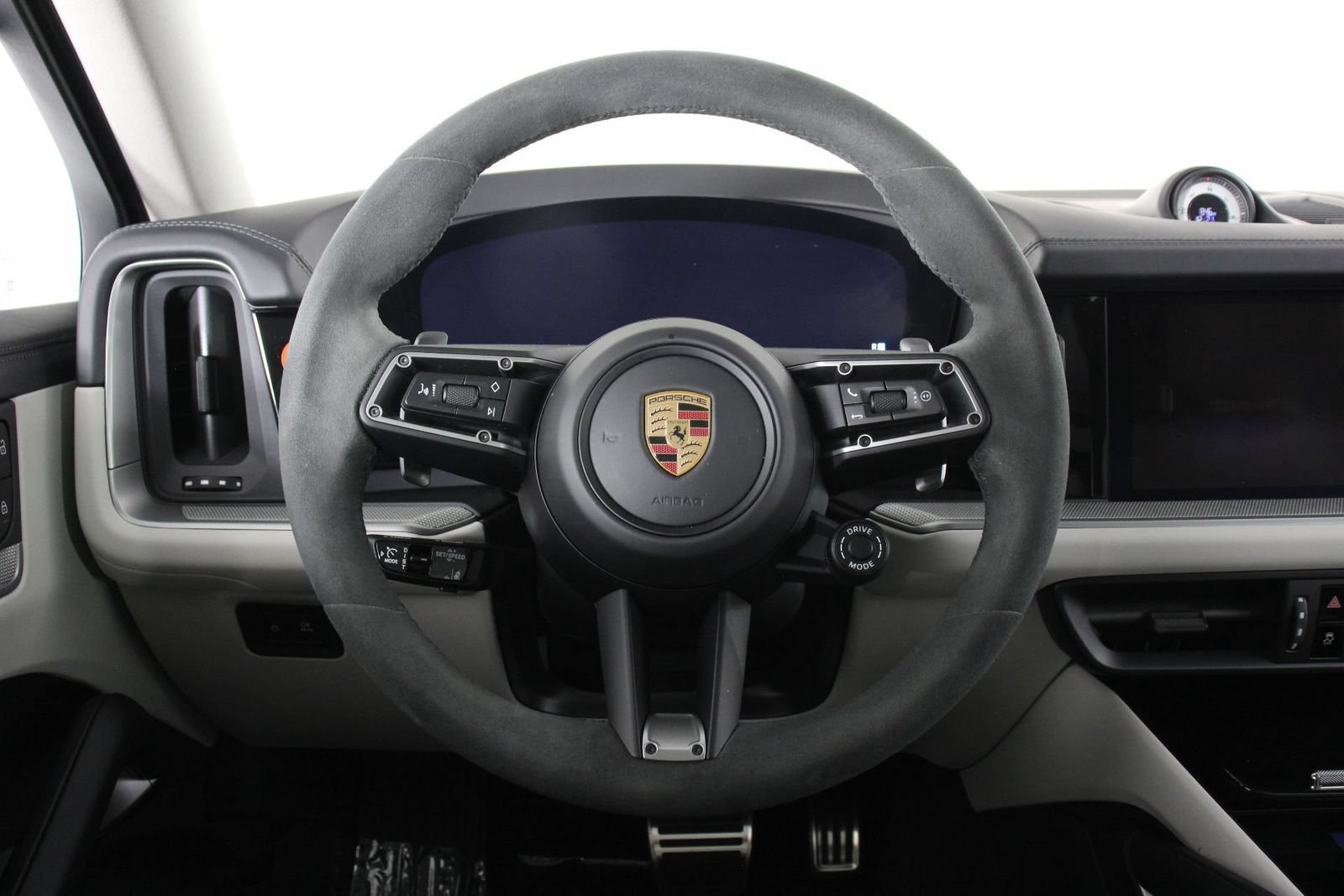 Certified 2026 Porsche Cayenne S AWD/4WD image 12