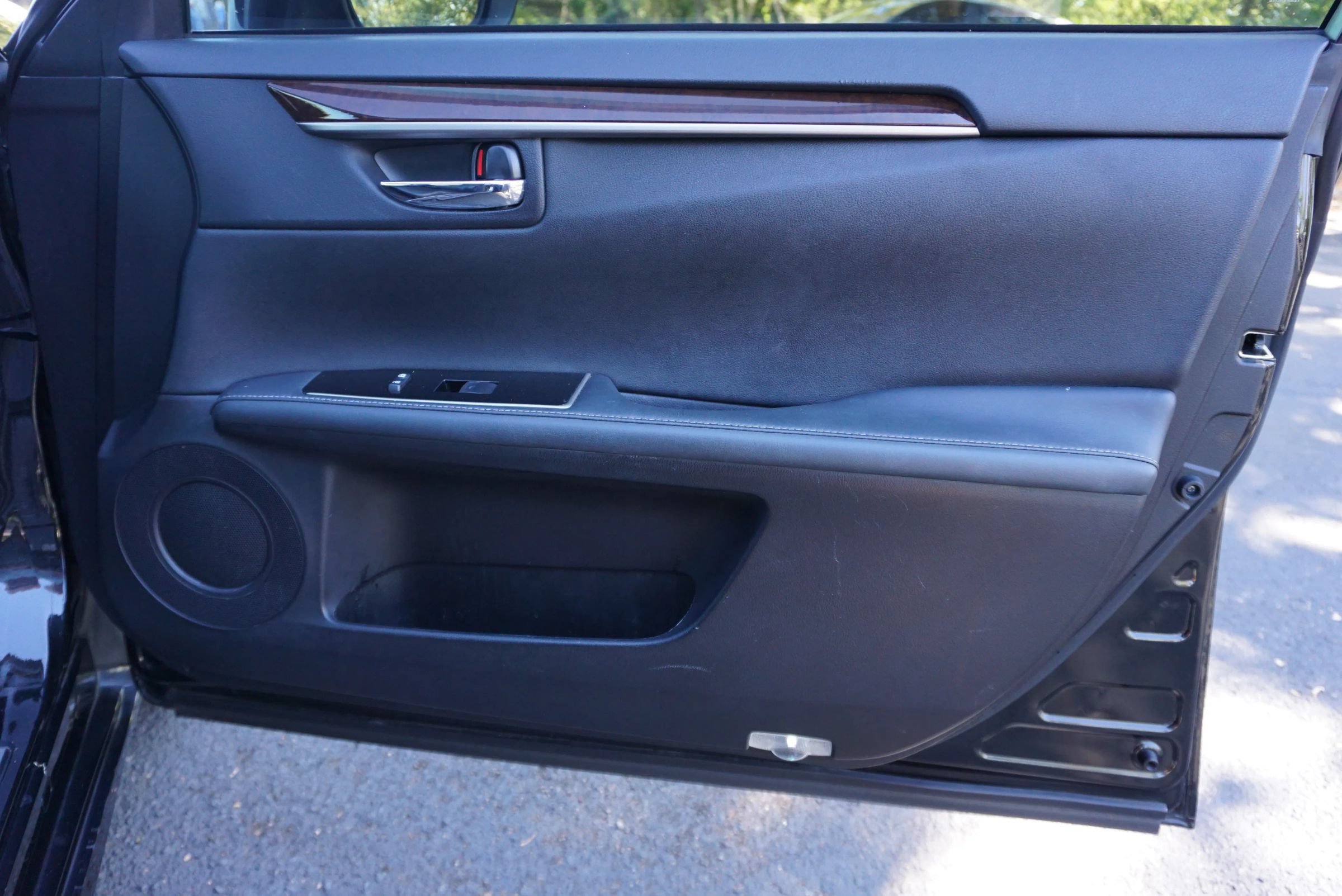 Used 2016 Lexus ES 350 w/ Premium Package w/Wood Trim FWD image 12