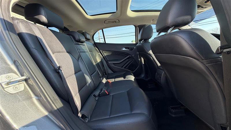 Used 2015 Mercedes-Benz GLA 250 4MATIC image 40