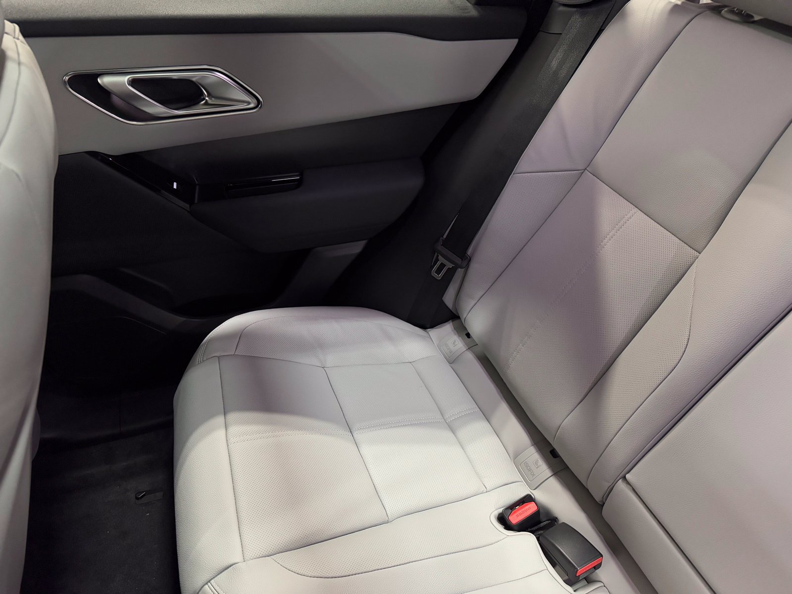 New 2026 Land Rover Range Rover Velar S AWD/4WD image 29