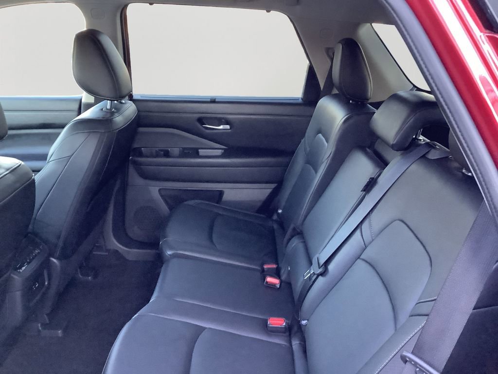 Used 2023 Nissan Pathfinder SL image 15