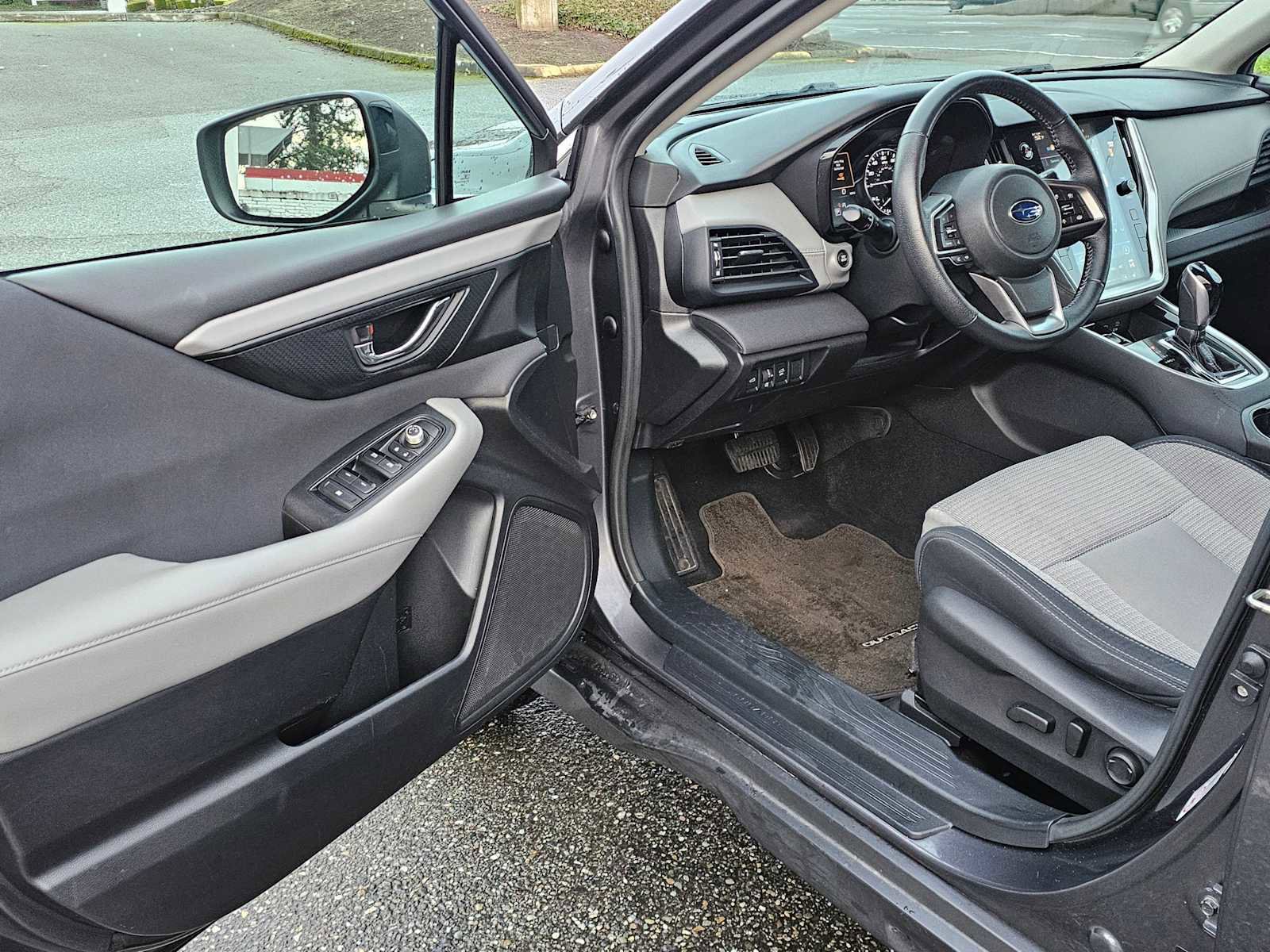 Used 2020 Subaru Outback Premium image 19