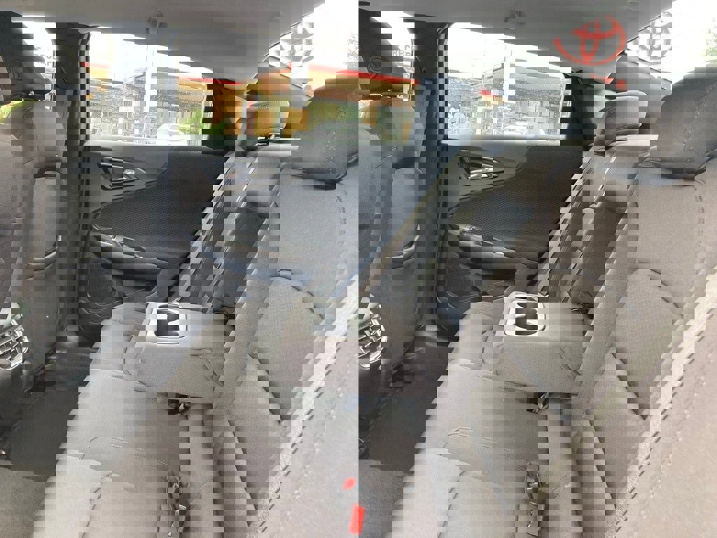 Used 2025 Chevrolet Malibu LT image 11