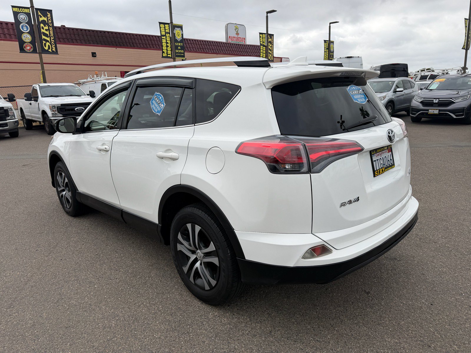 Used 2016 Toyota RAV4 LE AWD/4WD image 5