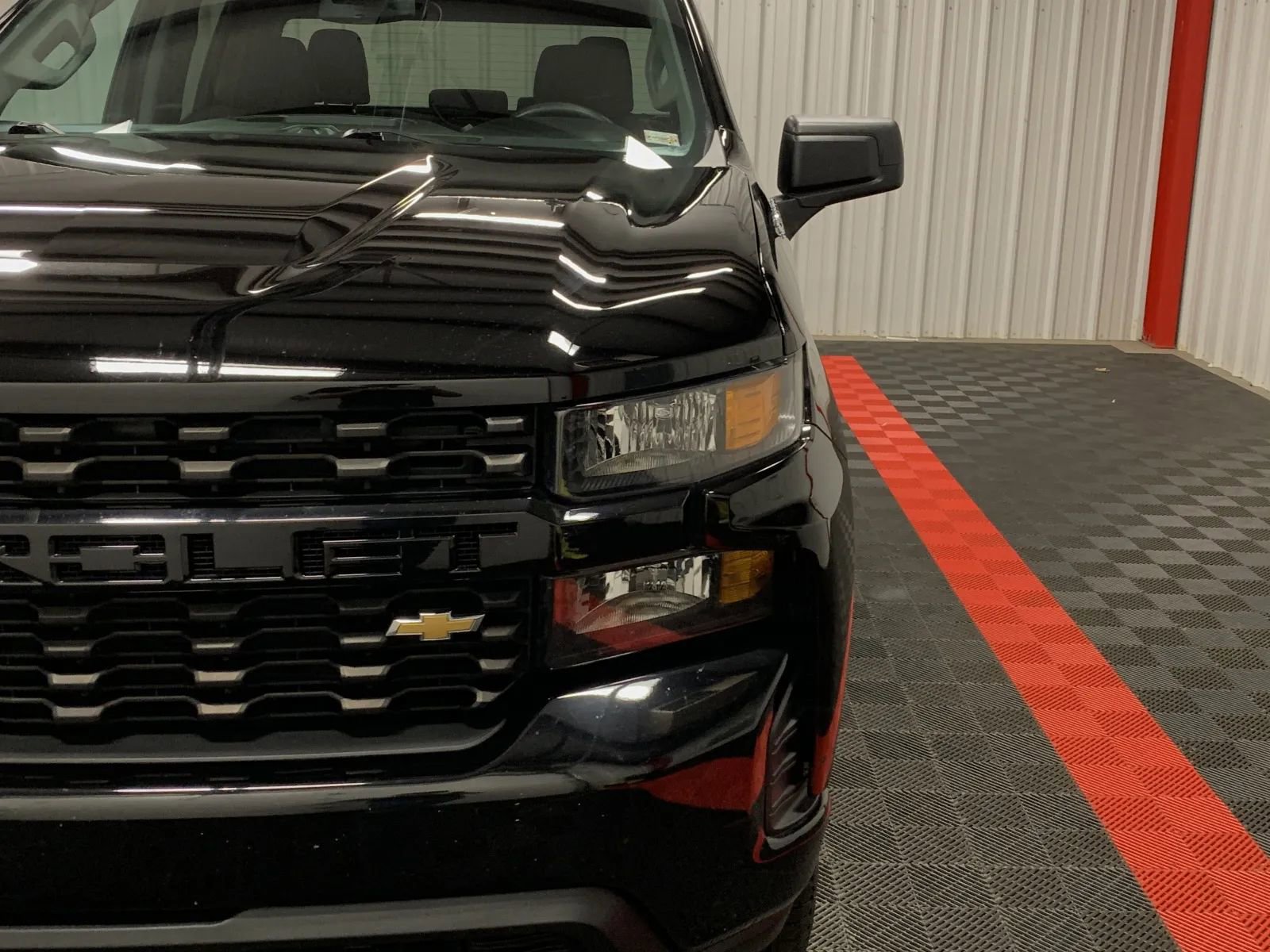 Used 2020 Chevrolet Silverado 1500 Custom w/ Custom Value Package image 9