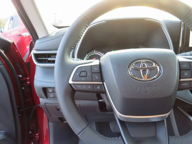New 2025 Toyota Highlander XLE image 37