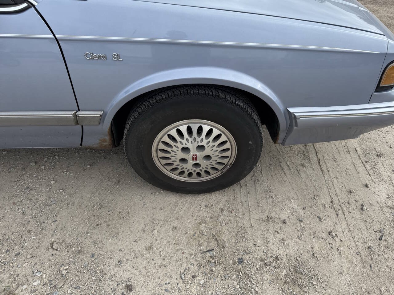 Used 1996 Oldsmobile Cutlass Ciera SL FWD image 12