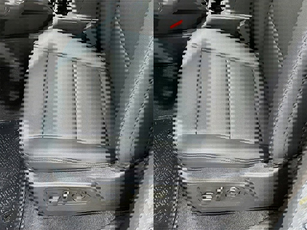 New 2026 GMC Canyon Elevation w/ Convenience Package image 23