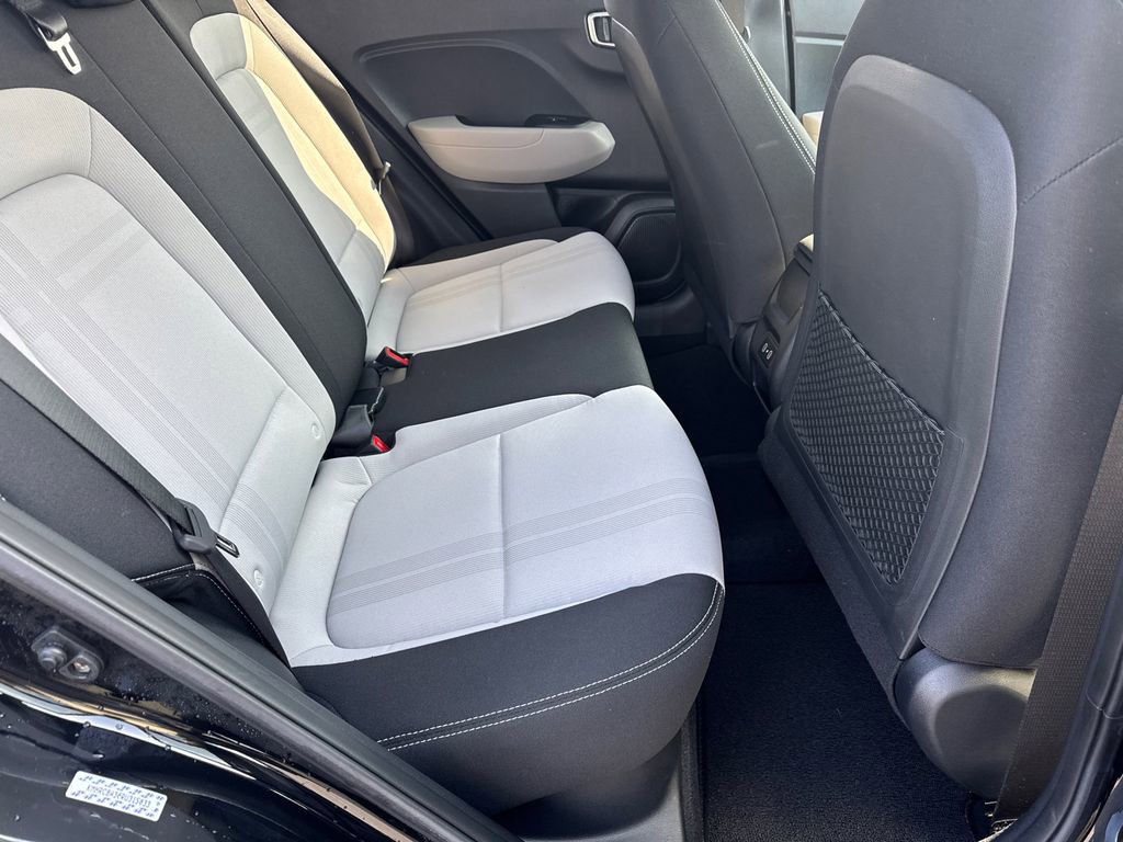 Used 2024 Hyundai Venue SEL image 16