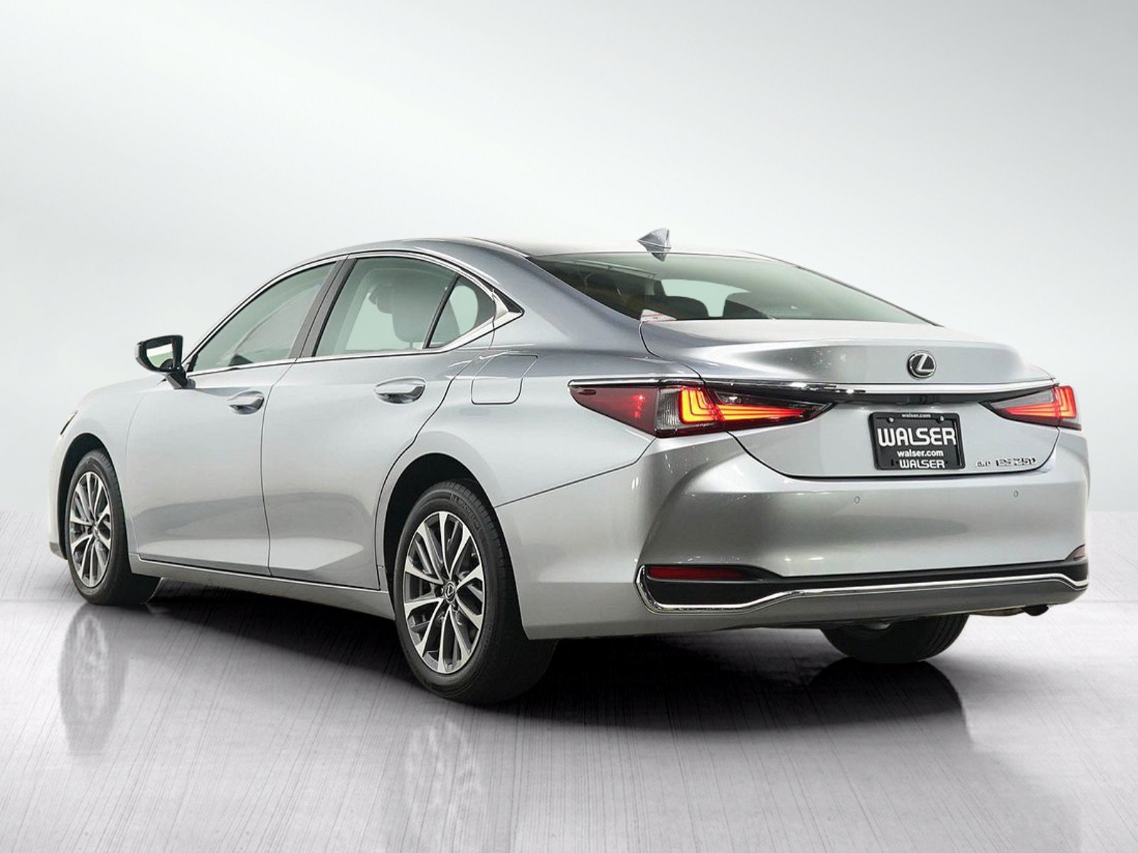 Used 2023 Lexus ES 250 w/ Premium Package AWD/4WD image 3