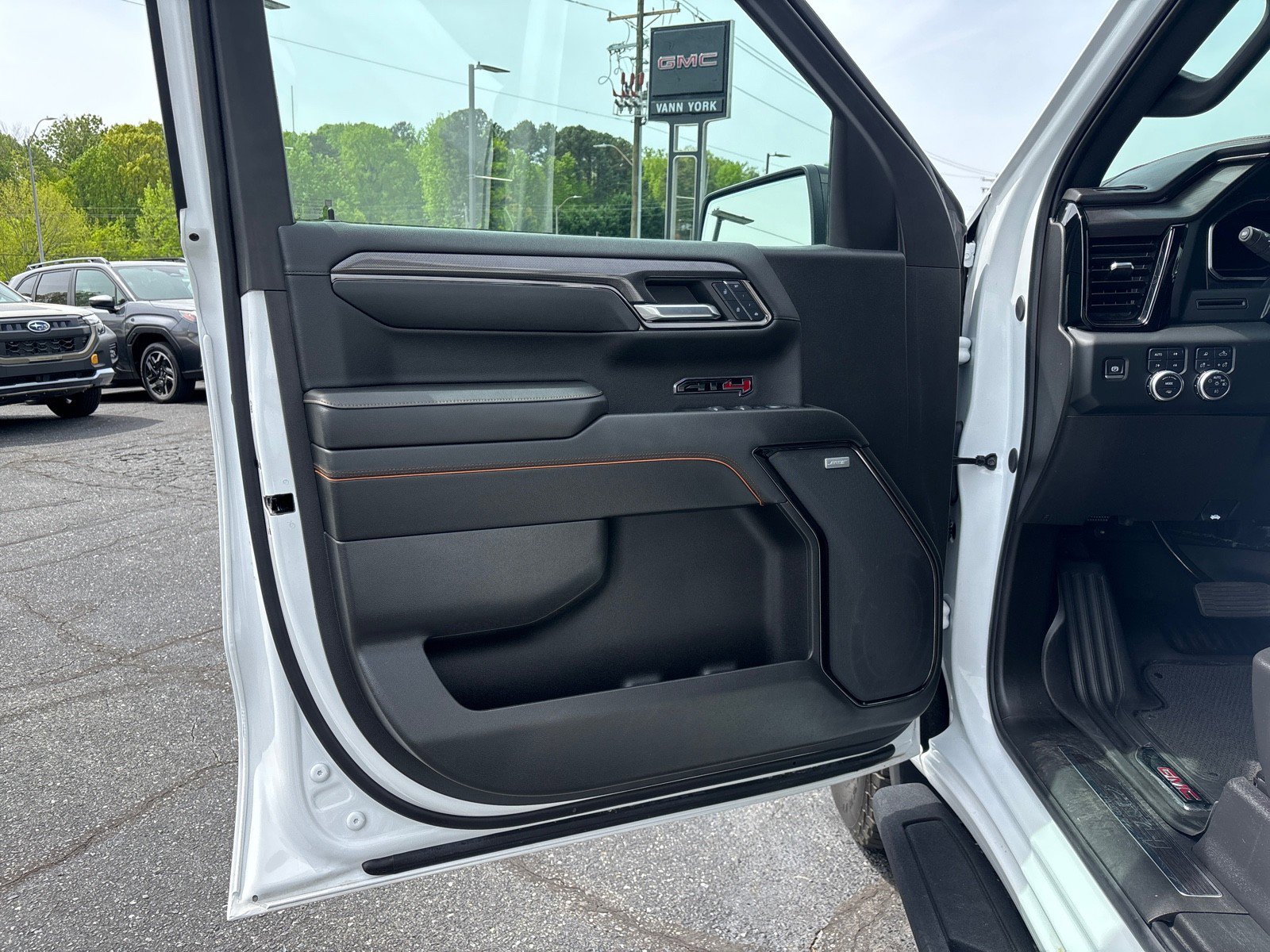 Certified 2024 GMC Sierra 1500 AT4 w/ AT4 Premium Package image 10