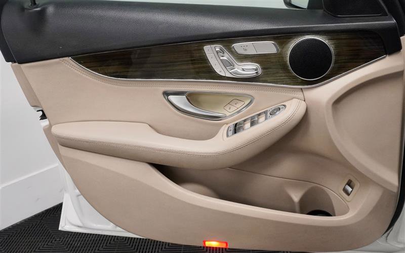 Used 2016 Mercedes-Benz C 300 4MATIC Sedan image 38