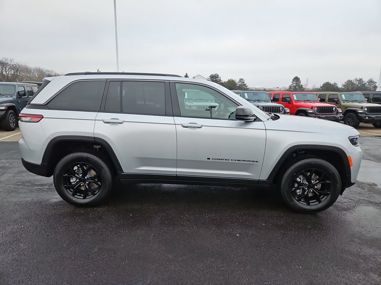 New 2026 Jeep Grand Cherokee Altitude AWD/4WD image 8