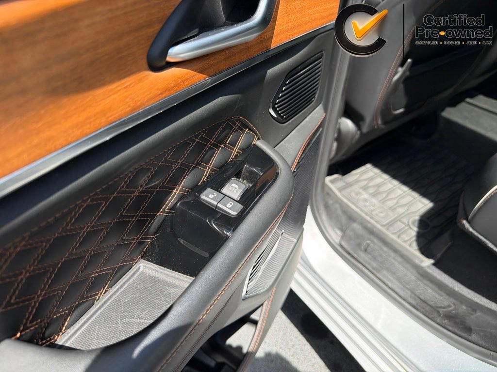 Certified 2023 Jeep Grand Cherokee Summit AWD/4WD image 49