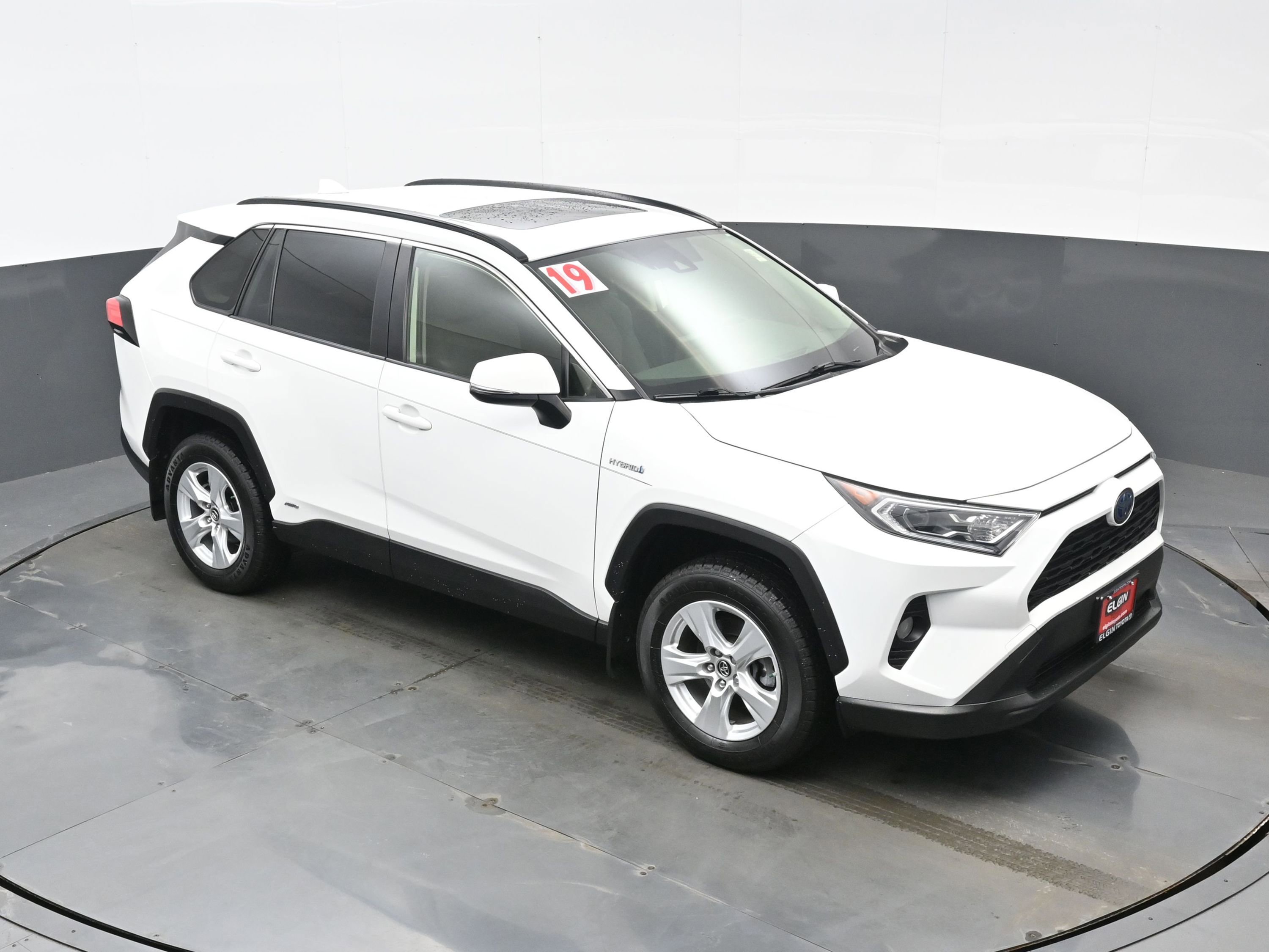 Used 2019 Toyota RAV4 XLE w/ Carpet Mat Package image 34