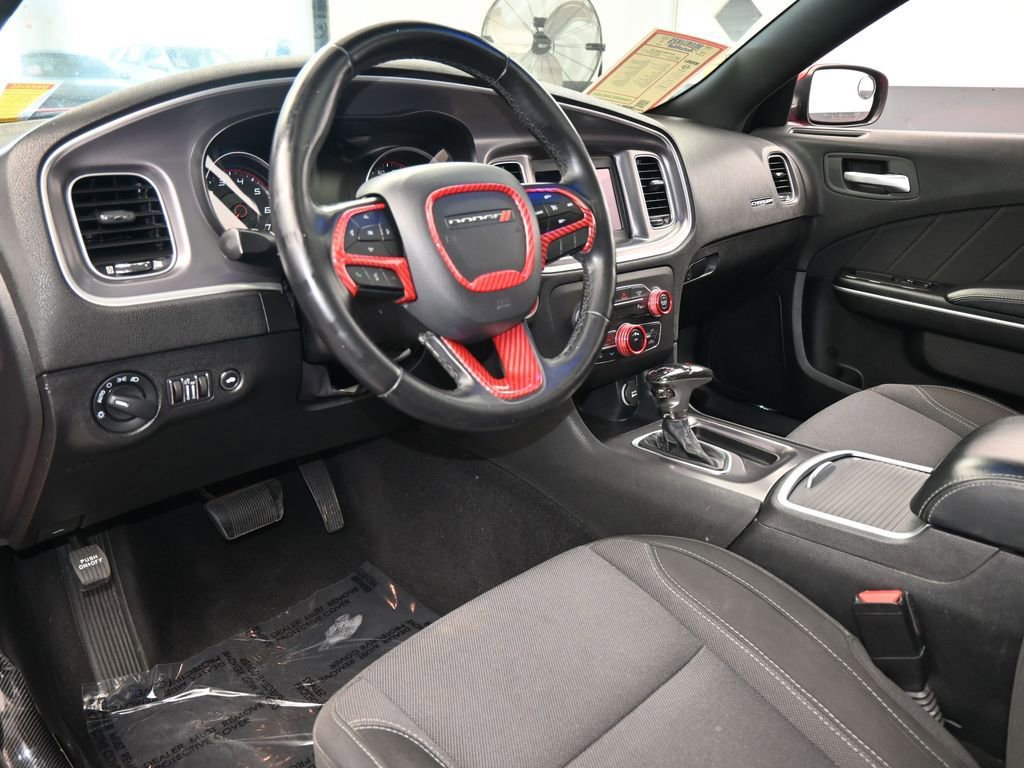 Used 2019 Dodge Charger SXT image 13