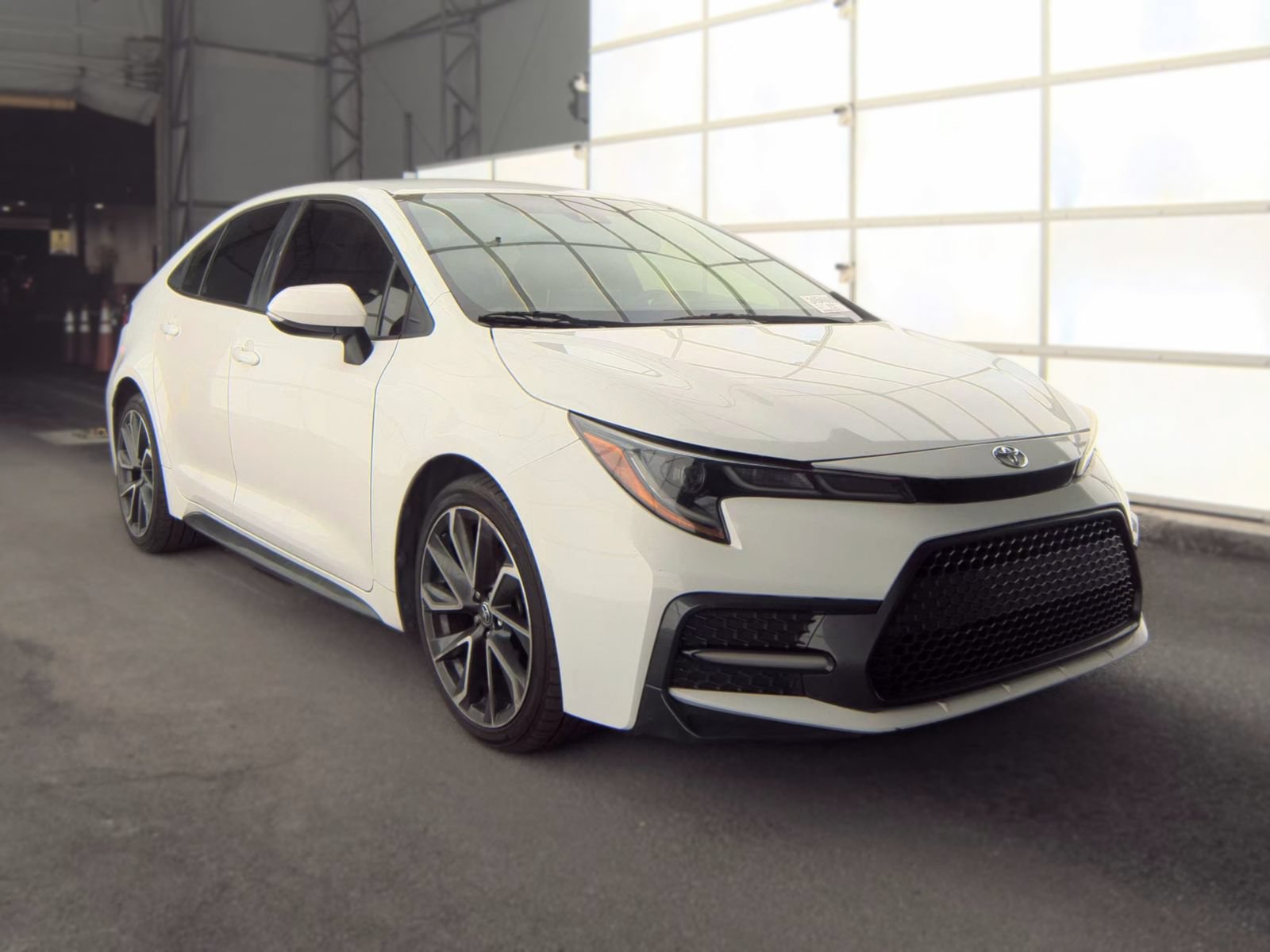 Used 2020 Toyota Corolla SE FWD image 4
