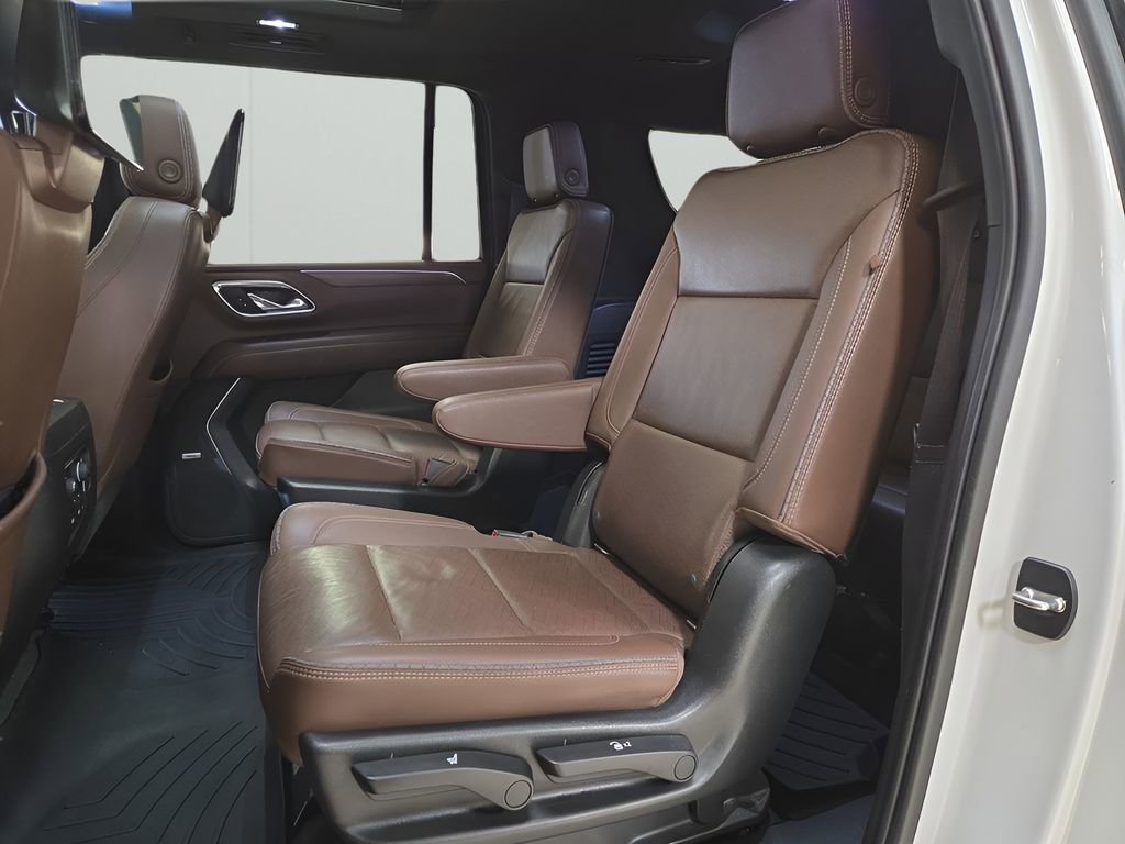 Used 2021 Chevrolet Suburban High Country image 23