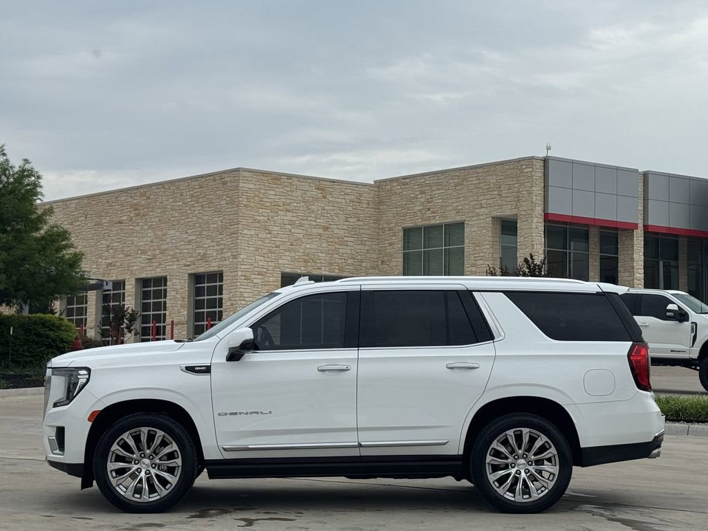 Used 2023 GMC Yukon Denali AWD/4WD image 3