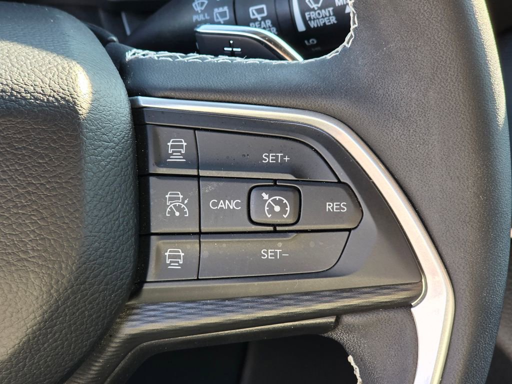 Used 2024 Jeep Grand Cherokee L Altitude image 17